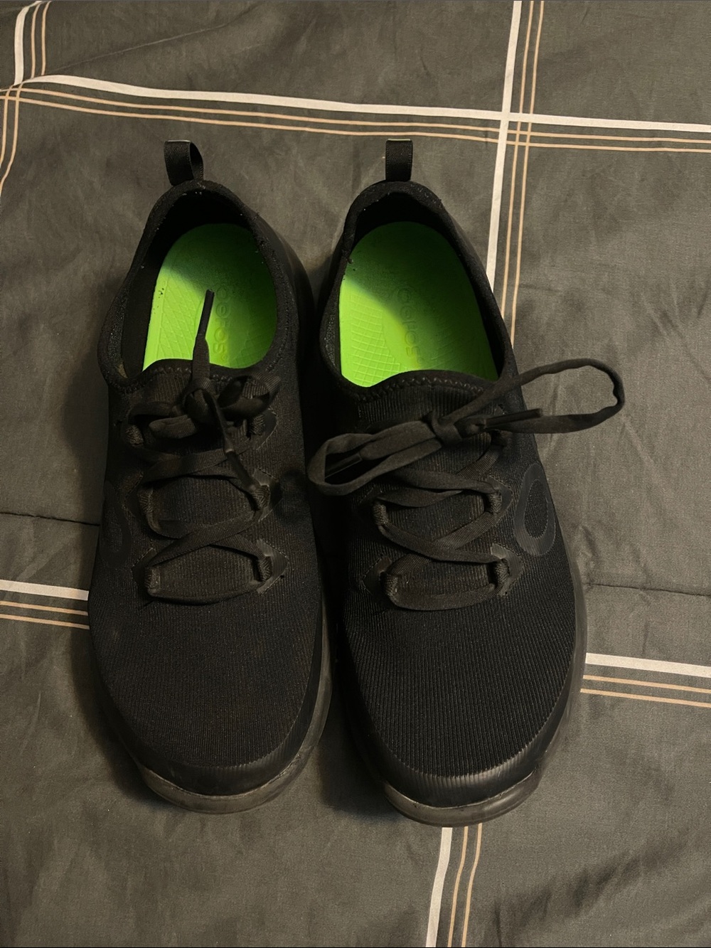 OOFOS Black Slip-On Athletic Sneakers - Picture 2 of 6
